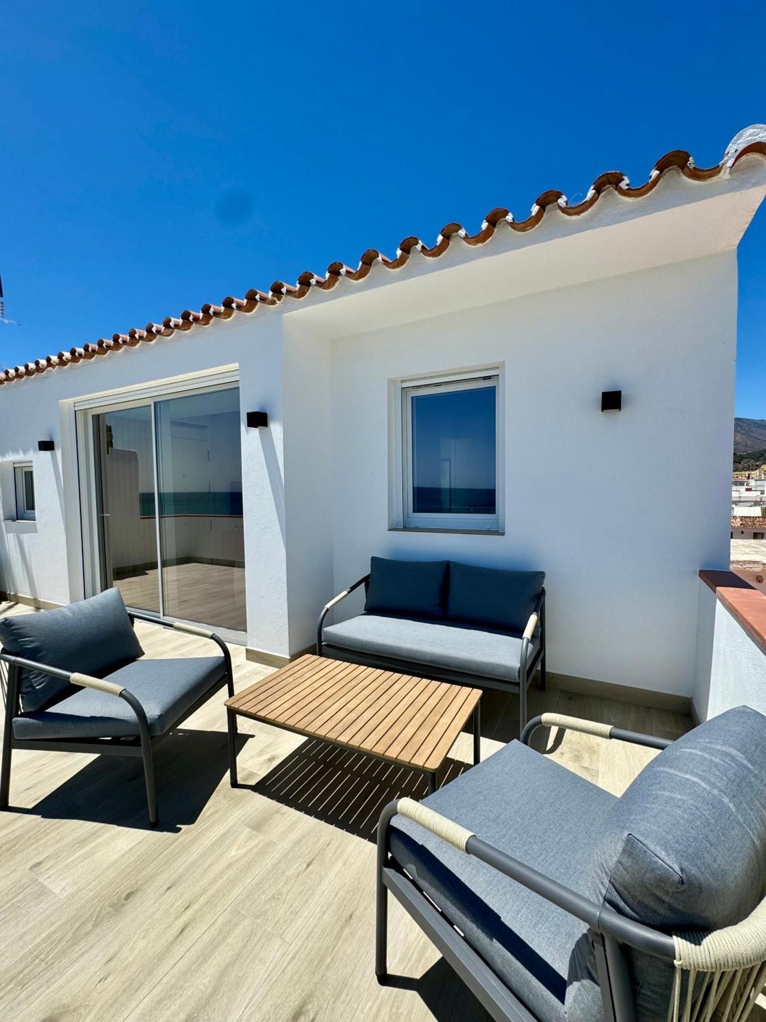 Sunnypalms - Beachfront Penthouse With Stunning Sea View Estepona Exterior foto