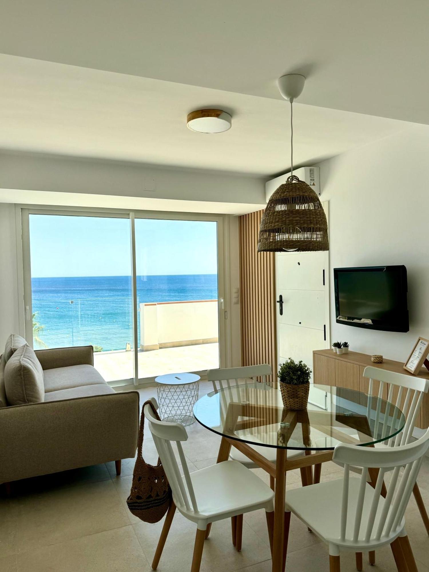 Sunnypalms - Beachfront Penthouse With Stunning Sea View Estepona Exterior foto
