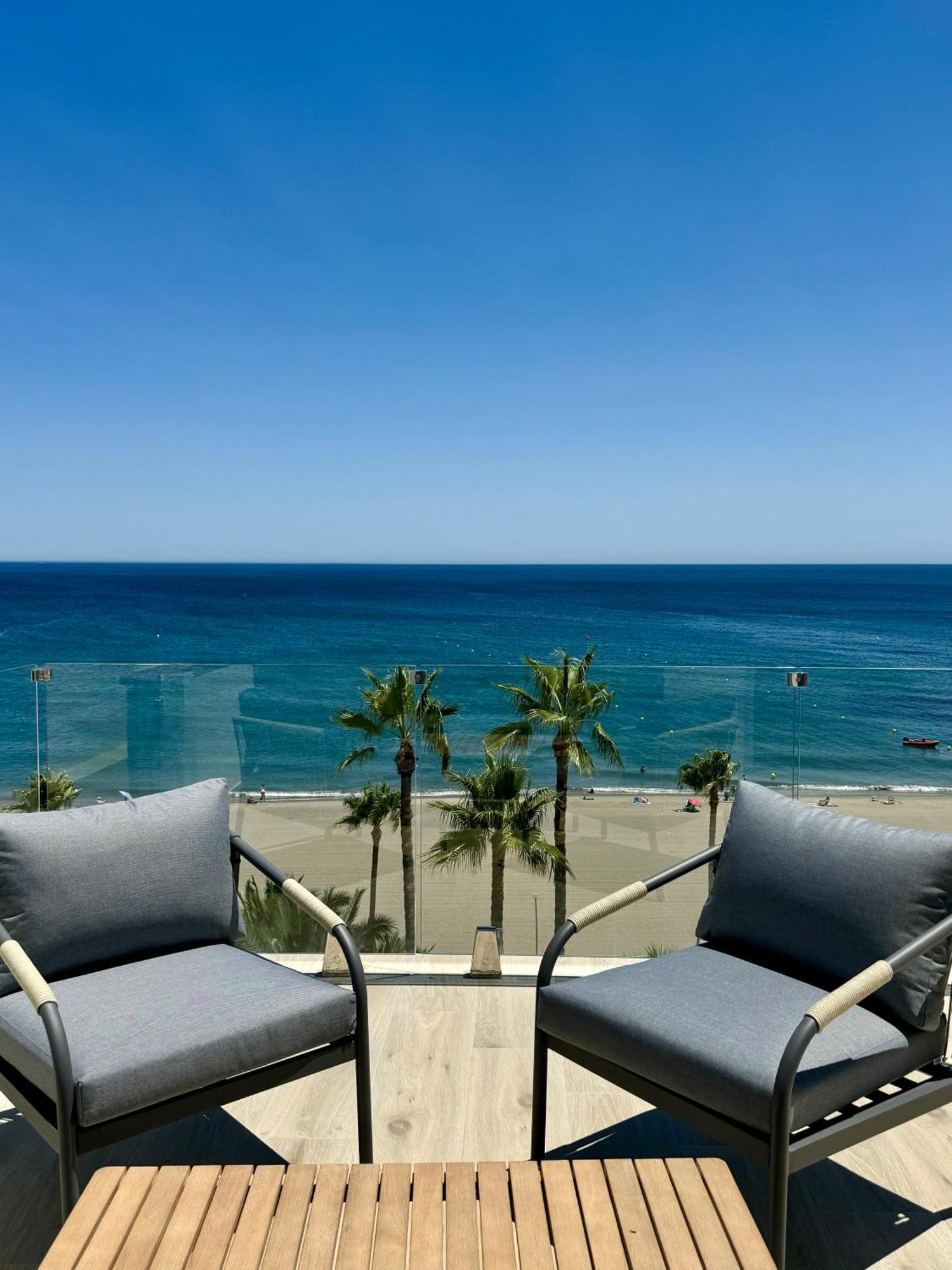 Sunnypalms - Beachfront Penthouse With Stunning Sea View Estepona Exterior foto