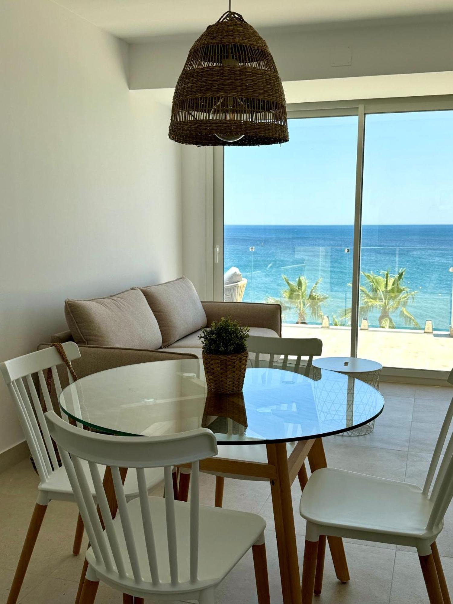Sunnypalms - Beachfront Penthouse With Stunning Sea View Estepona Exterior foto