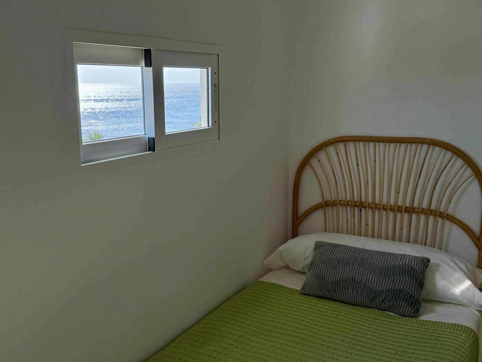 Sunnypalms - Beachfront Penthouse With Stunning Sea View Estepona Exterior foto